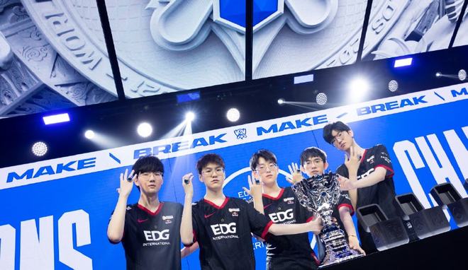 席对法国队 席对法国队