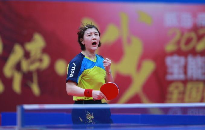 展现出更高 展现出更高