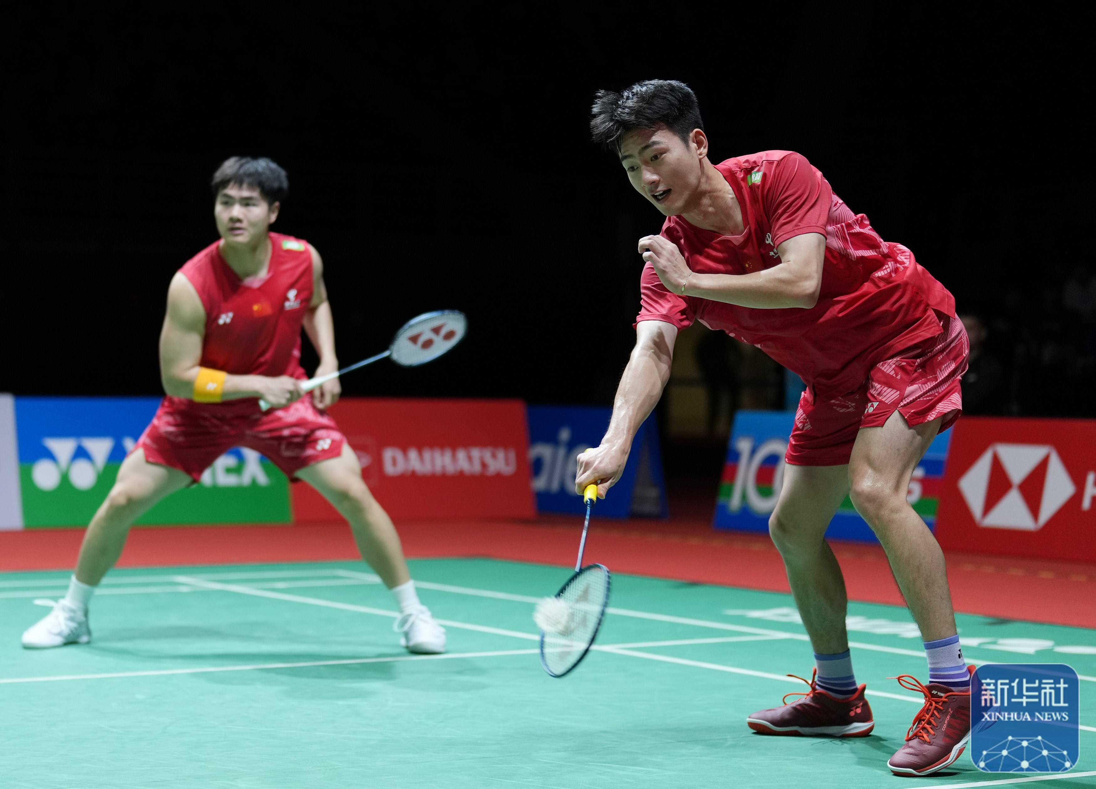 后腰具备回 后腰具备回